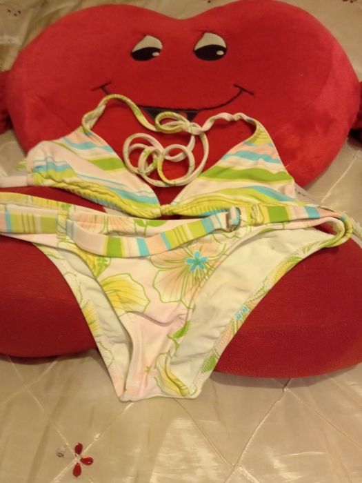 Kąpielòwki dwuczęściowe kolorowe