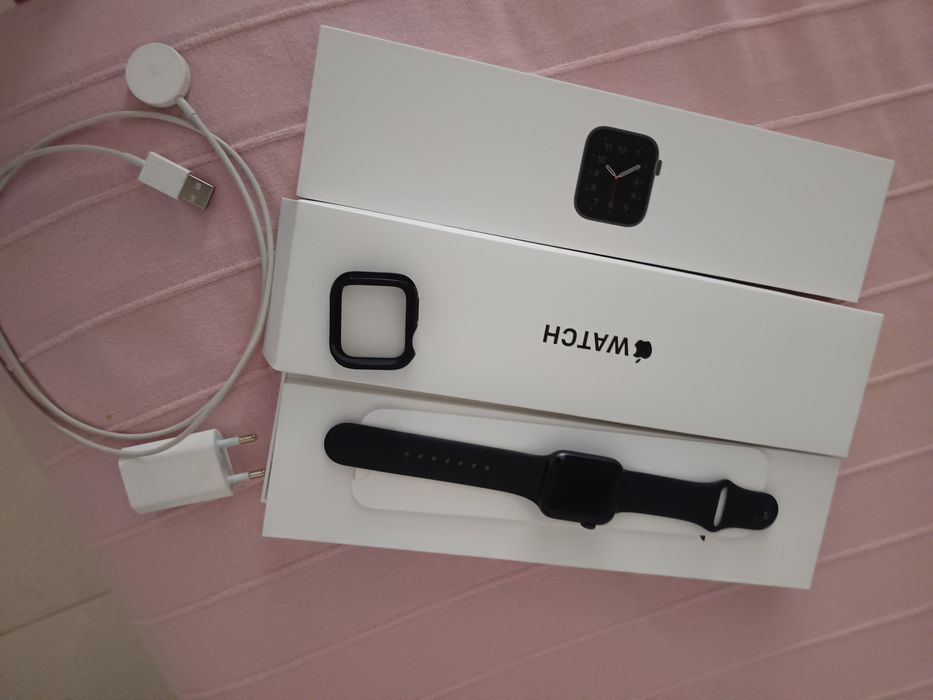 Apple Watch SE 40mm Black- model A2351