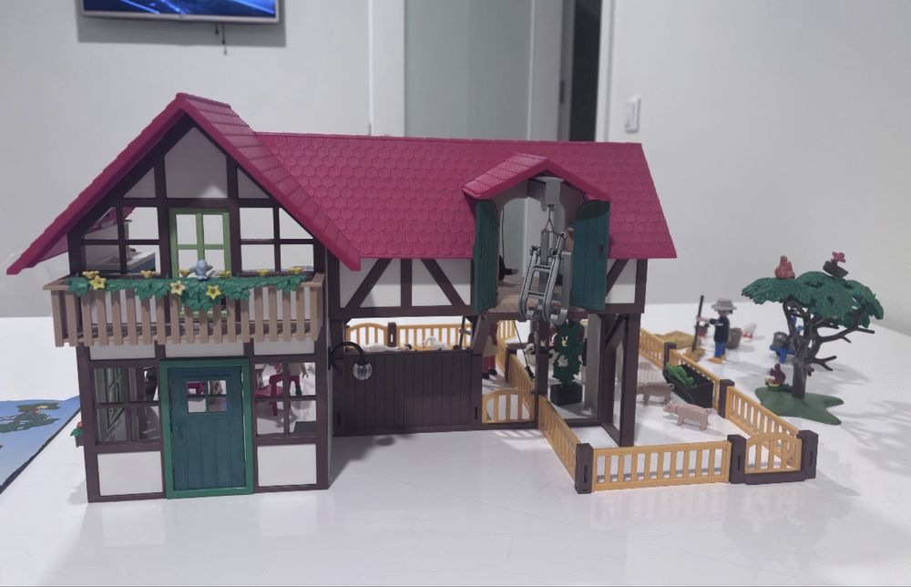 Playmobil 6120 Quinta / Estábulo Completo com Animais