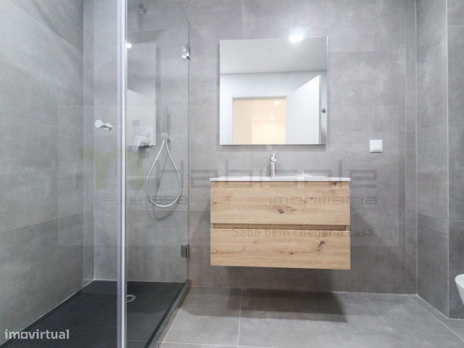 Apartamento T3 com varanda e barbecue | Paradela, Santo António dos...