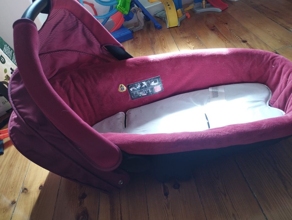 Conjunto de cadeirinha + alcofa bebé —