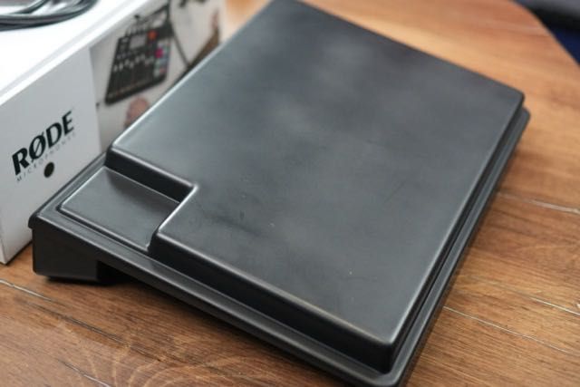 Rodecaster Pro - Pełny Komplet w Kartonie + DC-USB1 + Osłona