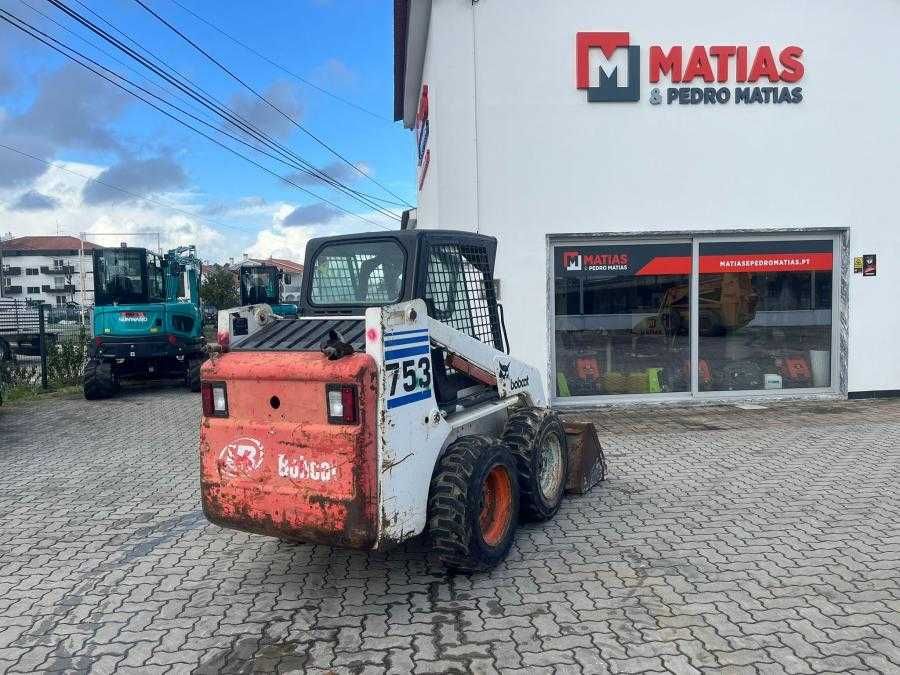 Mini pá carregadora BOBCAT 753