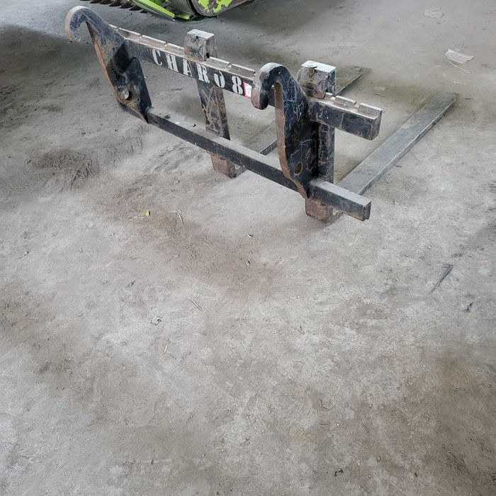 Навантажувач фронтальний jcb