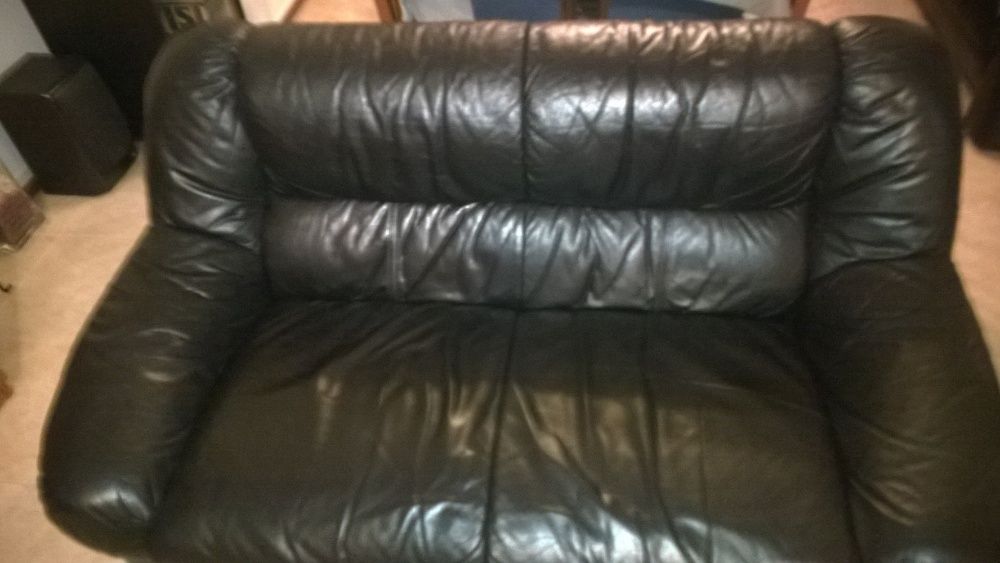 Sofá (2 Pessoas) em Pele