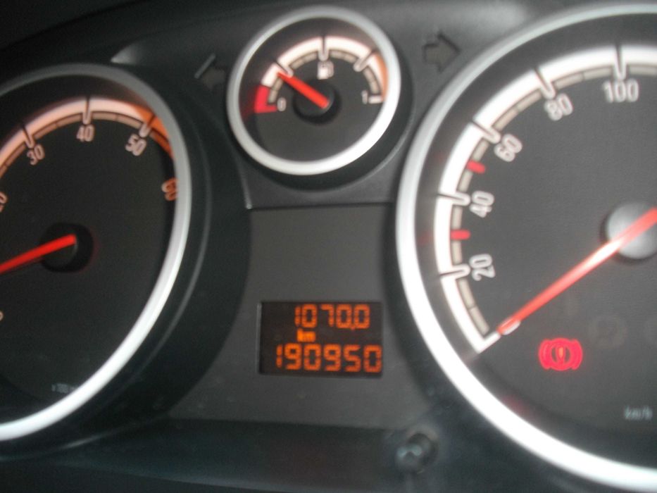 Opel Corsa 1.2 GLP/Gasolina de 2011 C/Novo