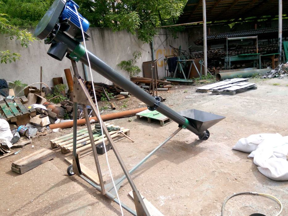 Шнековий навантажувач (погрузчик) зерна