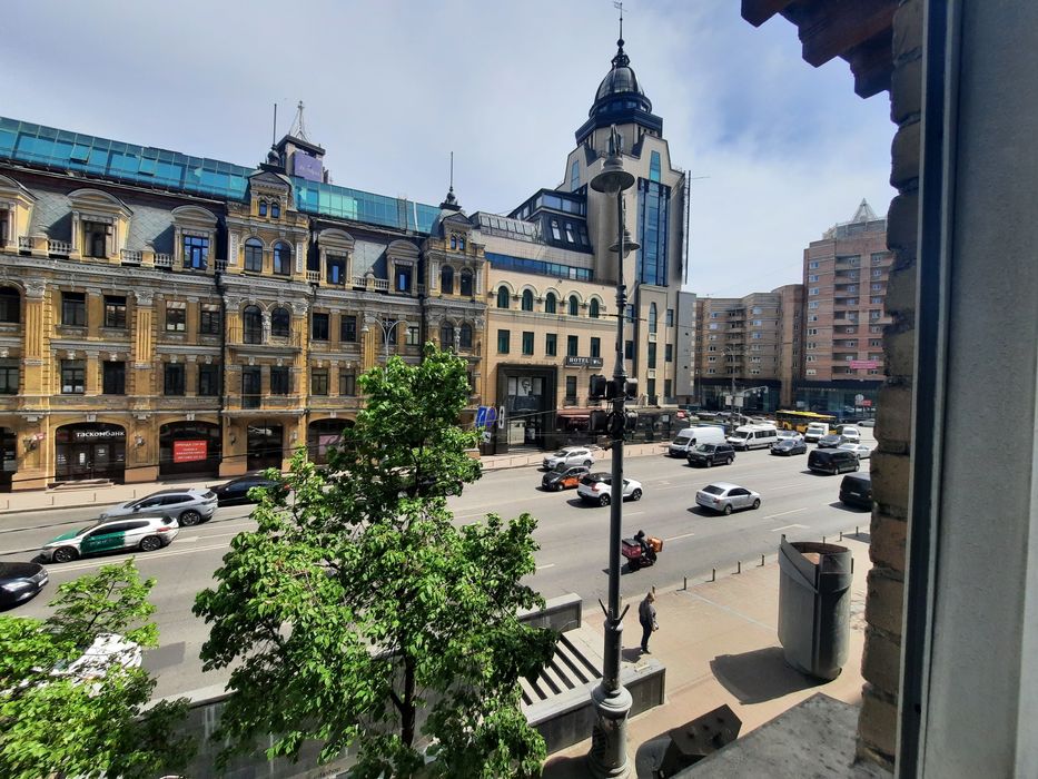 Аренда офиса с характером в центре Киева | Бессарабка | 82 м²