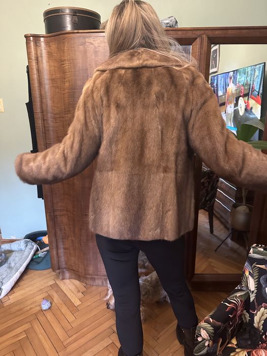 Krótka kurtka z naturalnych norek