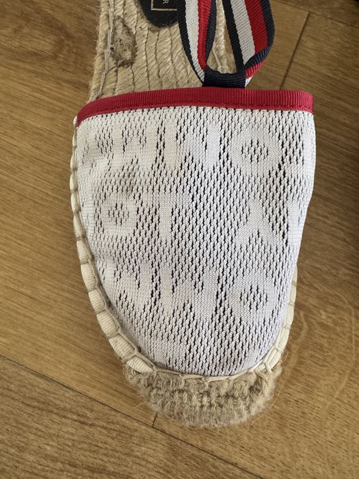 Bialo-granatowo-czerwone espadryle Tommy Hilfiger 39, wiazane w kostce