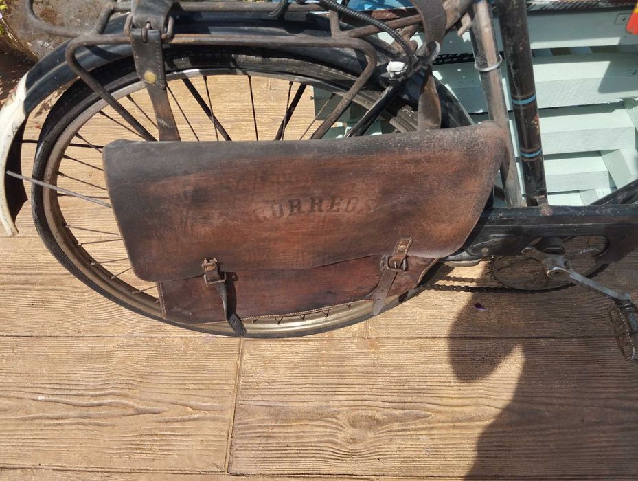 Bicicleta antiga de Correos