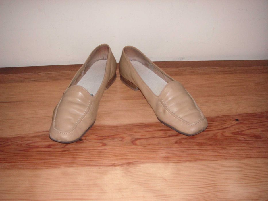 Sapatos Pele Bege T/38 (Senhora)