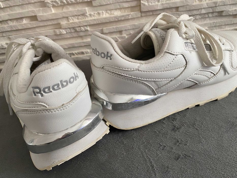 Reebok lekkie skórzane adidasy ozdobny tył 39