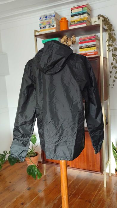 Casaco de caminhada corta-vento resistente á chuva Quechua/Decathlon