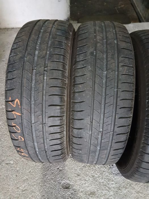 4 Pneus 185/60R15 Michelin