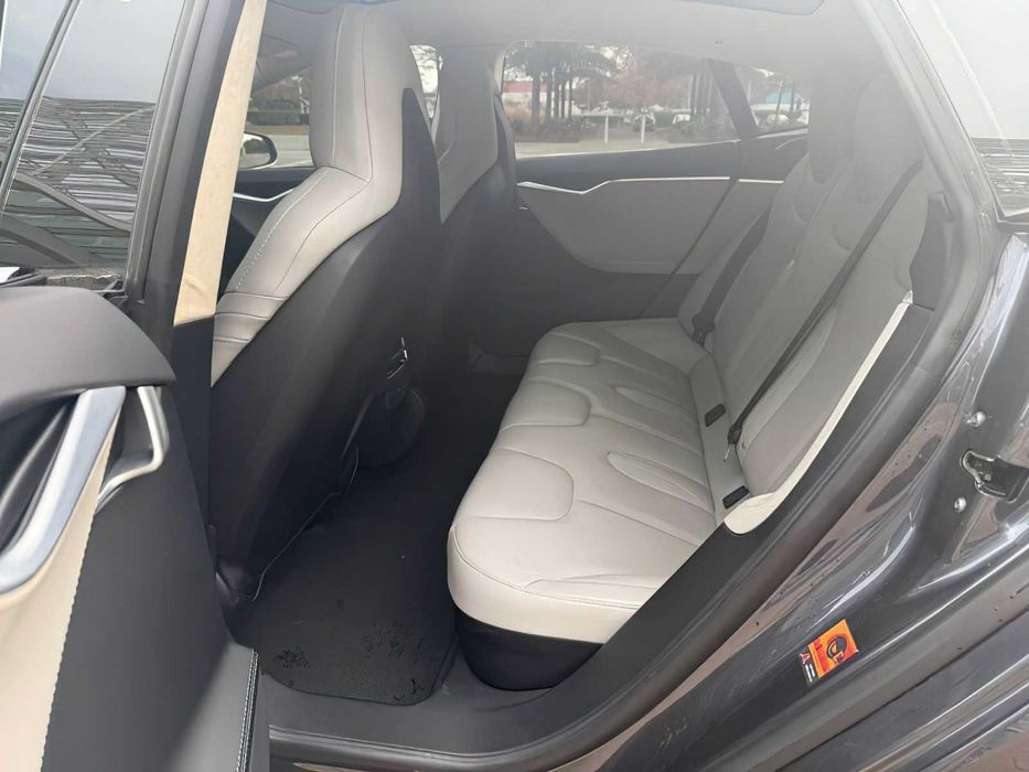 Tesla Model S 75      2016