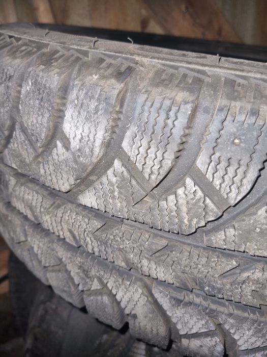 Opony  215x65x16  Lassa
