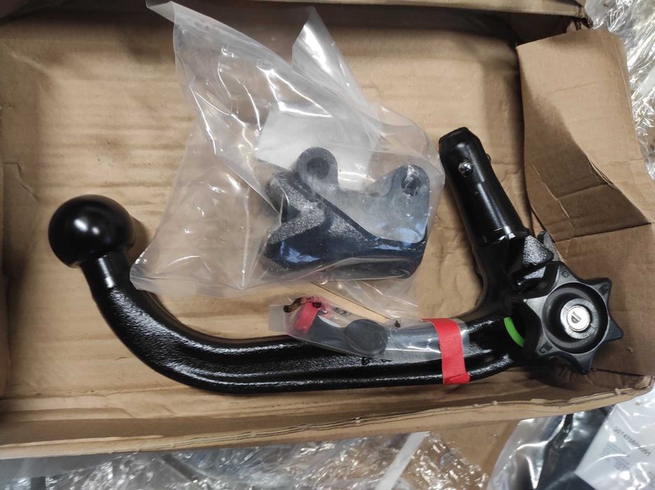 Oryginalny Nowy oryginalny Hak holowniczy Ford Focus MK4 Westfalia