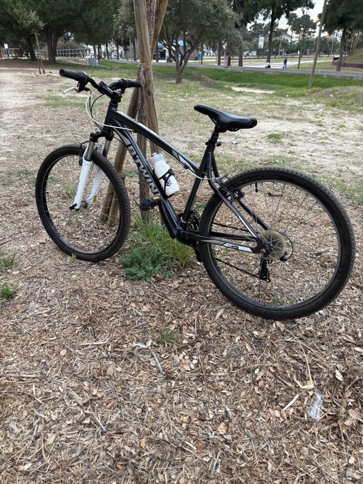 B'TWIN Rockrider 340 26" – Revisada + Câmara e Punhos Novos