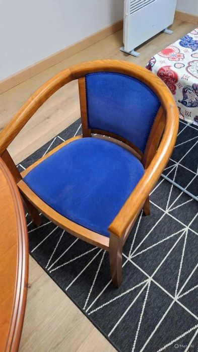 Mesa e conjunto 4 cadeiras