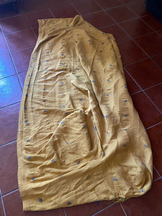 capa para sofa amarela grande