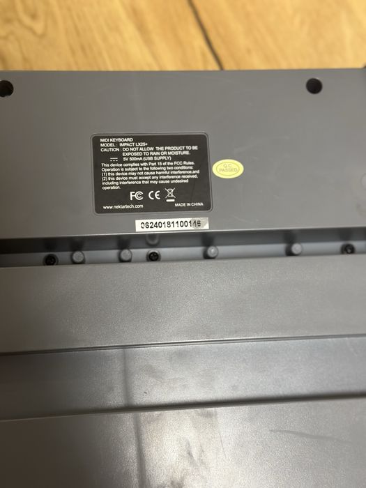 Синтезатор новий