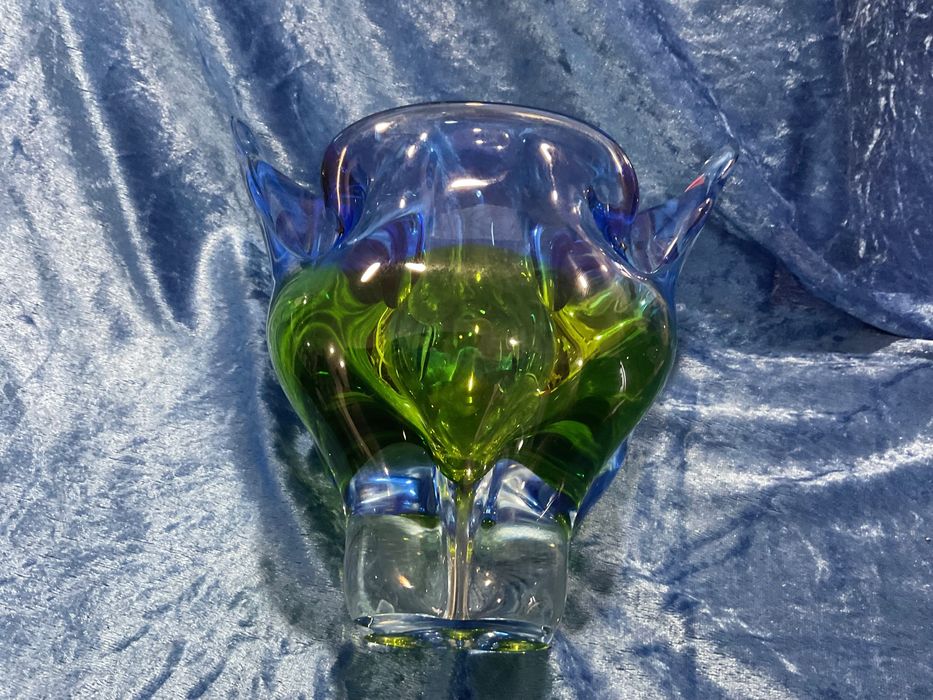 Vaso vidro a cores tamanho de 19x20 cm mais anúncios abaixo