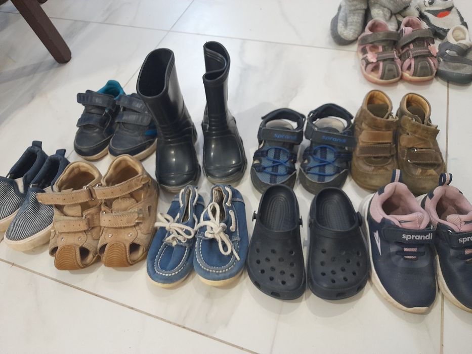 Buty rozm. 21 Adidas, różne marki od 10 zł sztuka