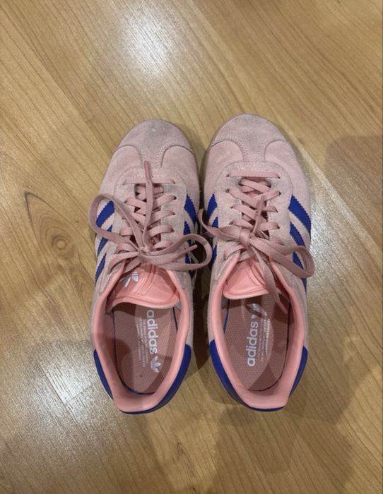 Ténis adidas cor de rosa