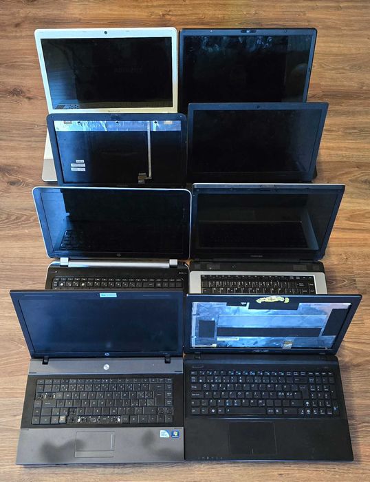 zestaw 8 laptopów