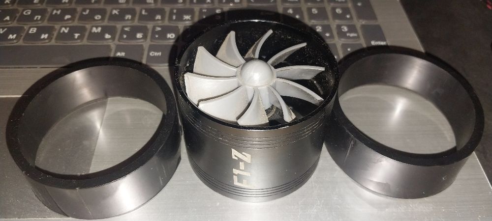 Нагніталєль воздуха в впускний колектор