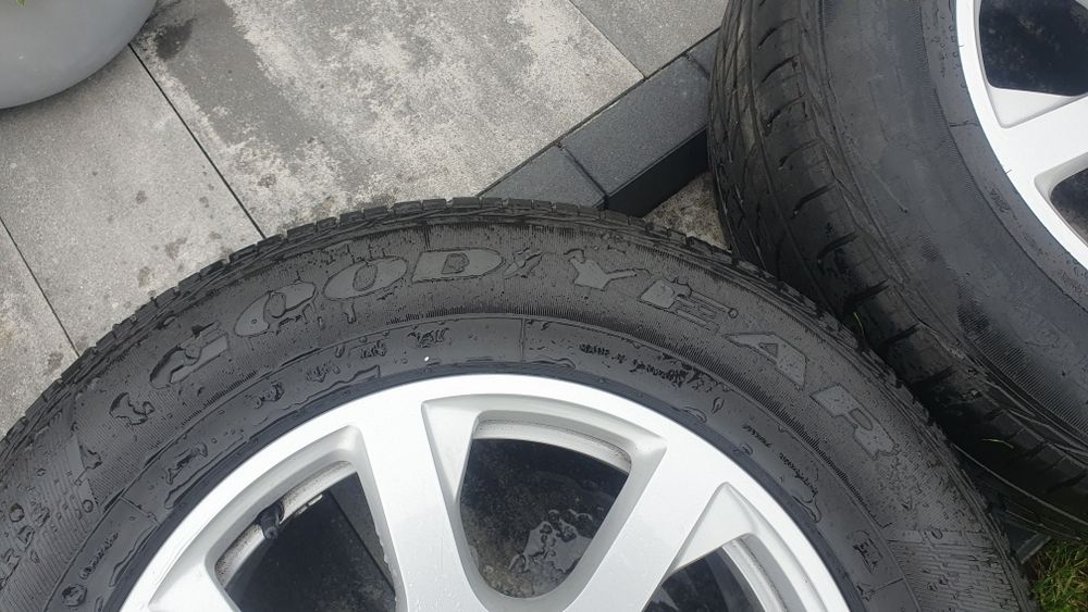 Felgi aluminiowe Audi wraz z oponam /kpl.