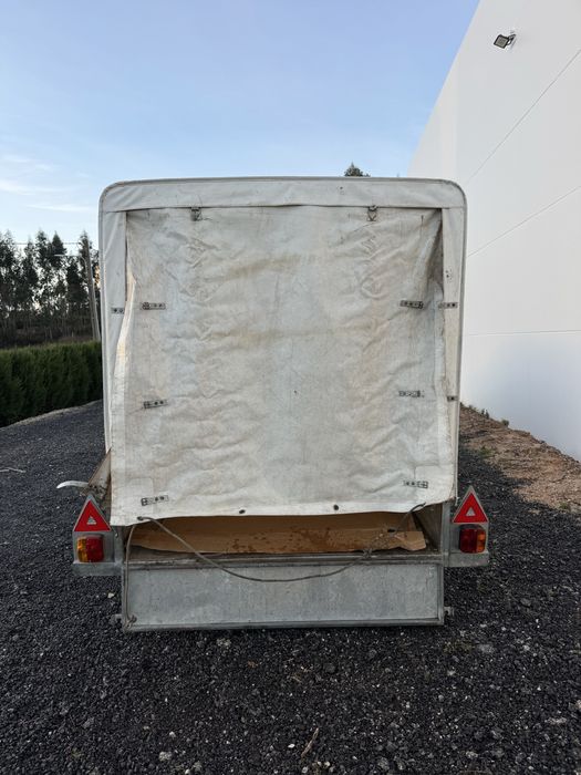 Reboque 2 eixos / 1,90m x 135m