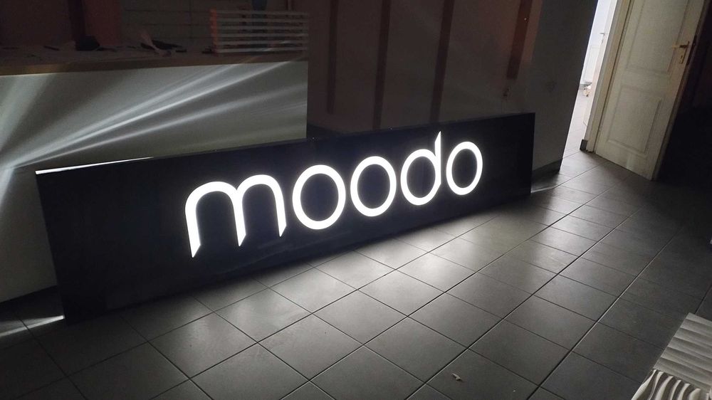 szyld reklamowy Moodo