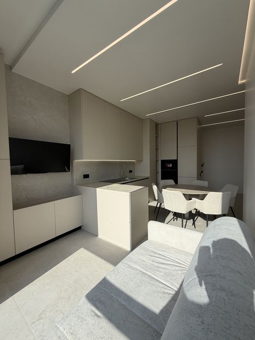 Продається стильна видова 3х кімнатна квартира в ЖК UZH Towers