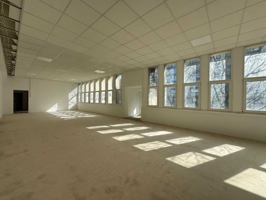 Lokal 195m² Służewiec wejście z ulicy