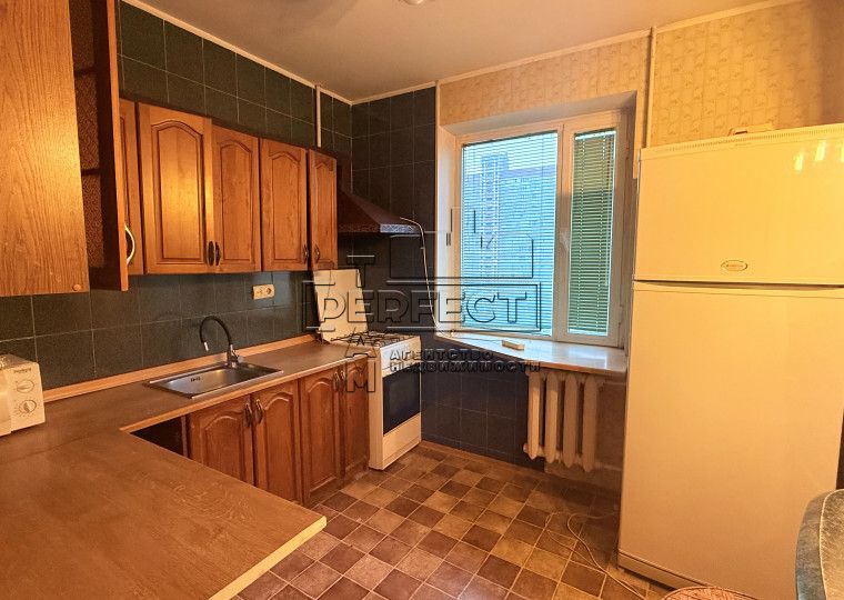 Продаж 3к квартири Бальзака 84