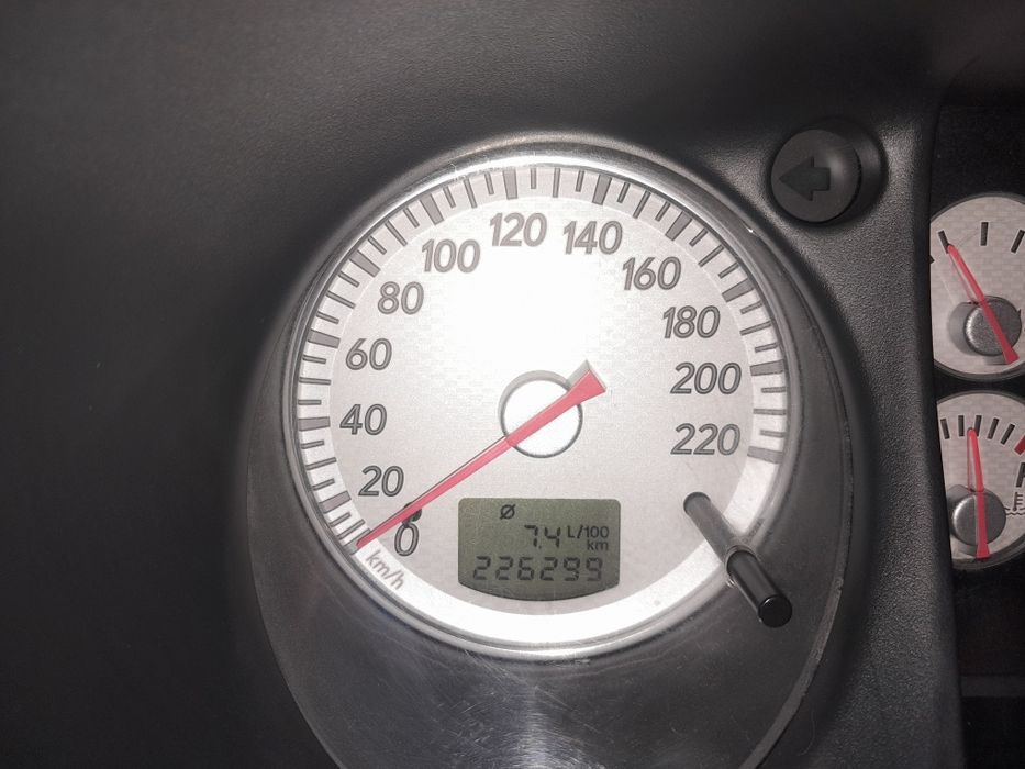 Продам міцубіші аутлендер 2004р