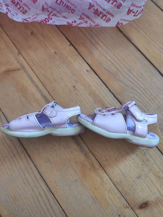 Безкоштовно босоніжки 20 розмір