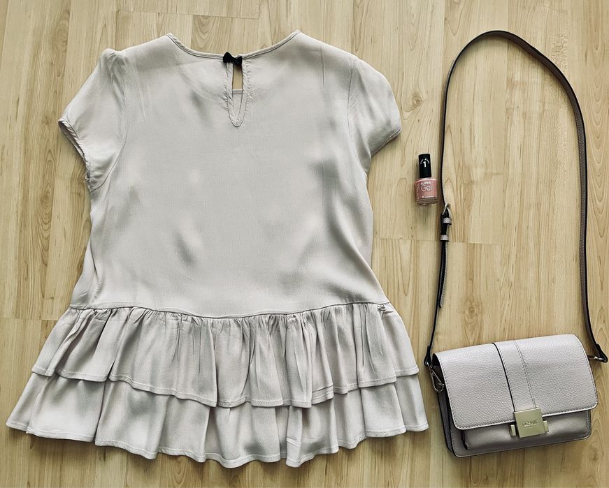 Luźna bluzka z falbankami Mohito, pudrowy róż