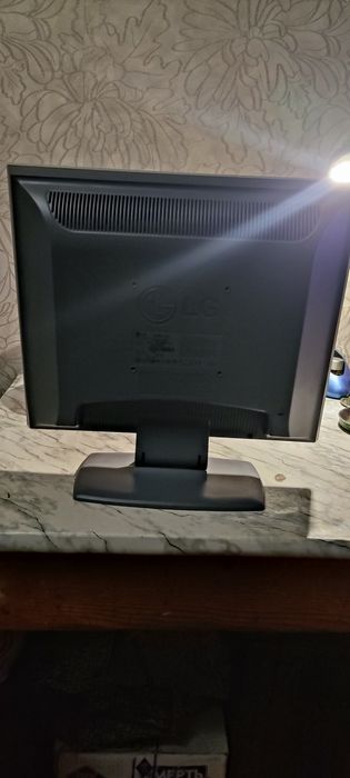 Монитор LG l1715S!