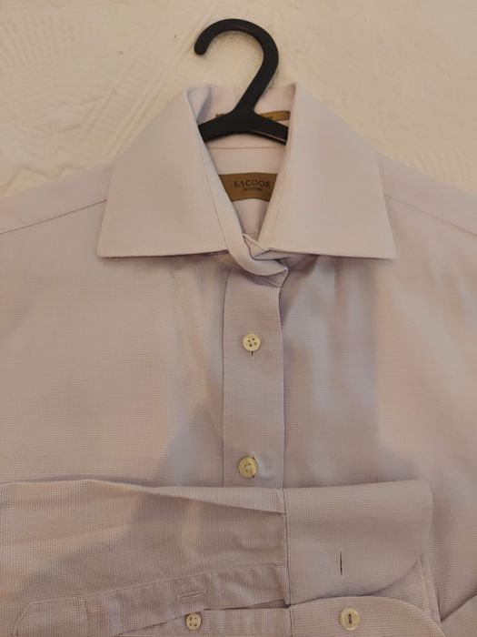 Camisa feminina da Sacoor rosa e branca