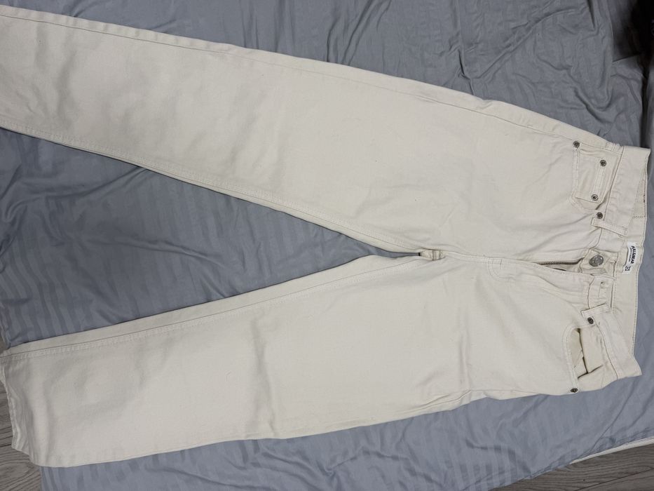 Джинси молочні mom 36р pull & bear