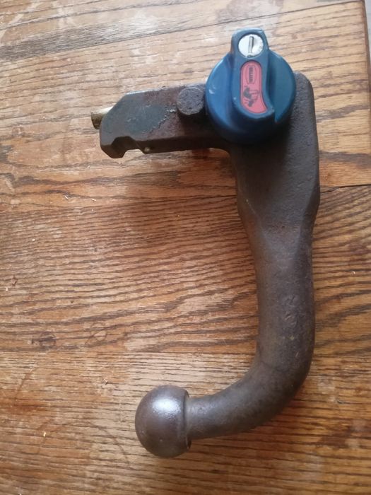 Hak holowniczy vw passat tiguan