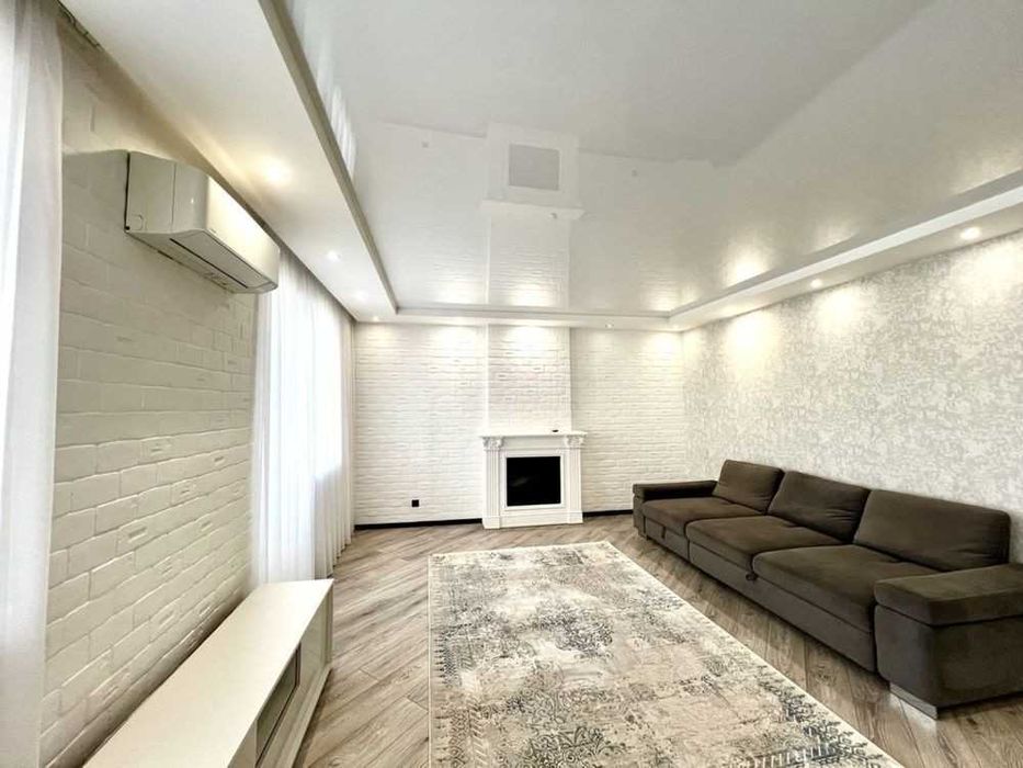 Продам 3 кімнатну квартиру з ремонтом по вул Відінська