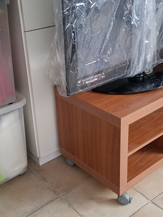 Movel para TV com rodas