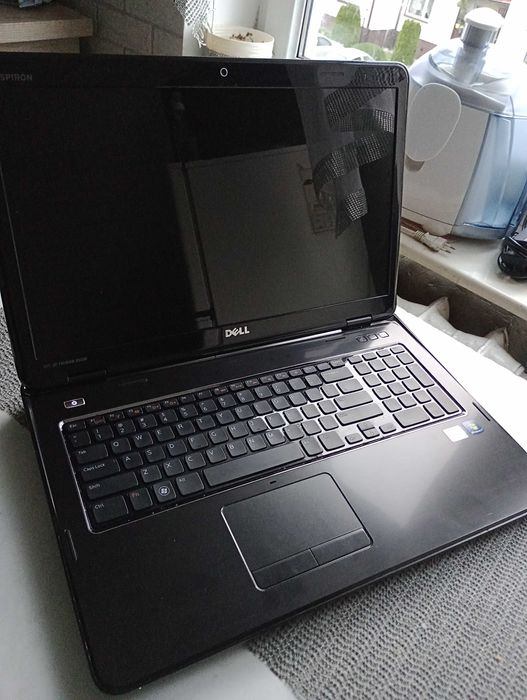 Laptop Dell Inspiron N7110 17.3"/Pentium b950 2,10ghz/ddr3 8gb/500gb