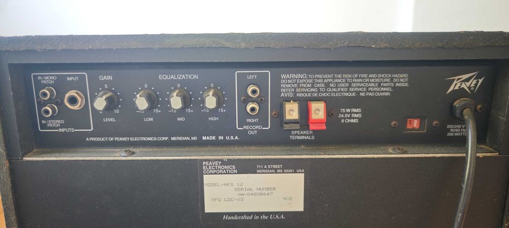 Vendo Peavey HKS 12 em excelente estado de funcionamento.