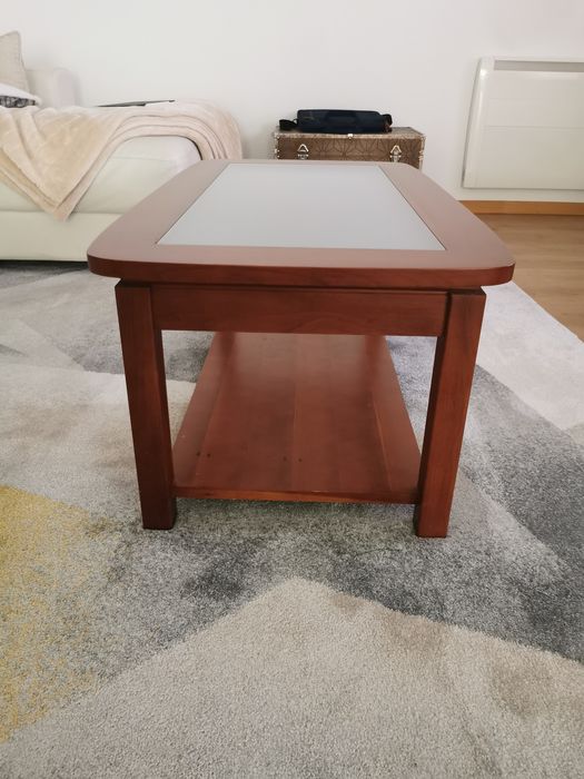 Mesa de centro em madeira cerejeira