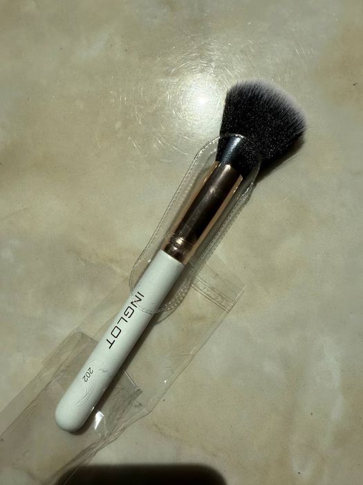 INGLOT пензлик для макіяжу 202